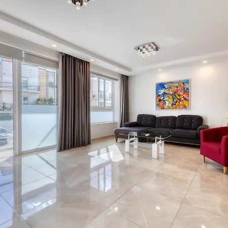 St Georges Bay Oasis Steps From The * Saint Julian's