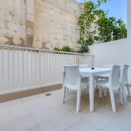 Apartment St Georges Bay Oasis Steps From The *