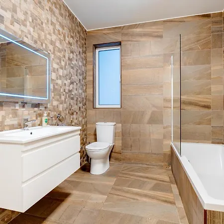 St Georges Bay Oasis Steps From The