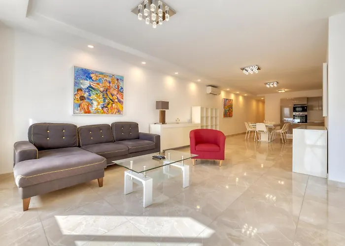 Apartamento St Georges Bay Oasis Steps From The San Julián