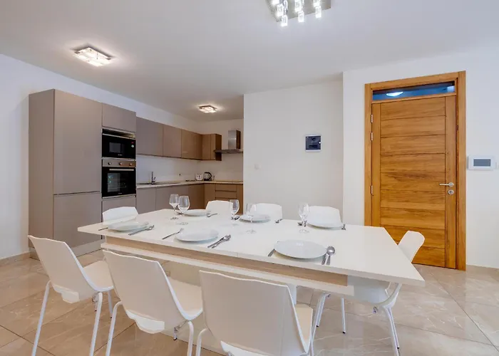 Apartamento St Georges Bay Oasis Steps From The