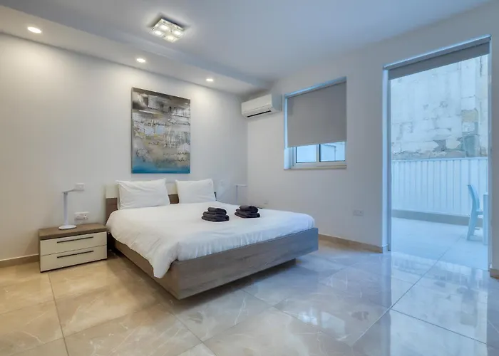 Apartamento St Georges Bay Oasis Steps From The *