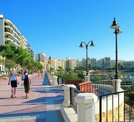 Apartamento St Georges Bay Oasis Steps From The *
