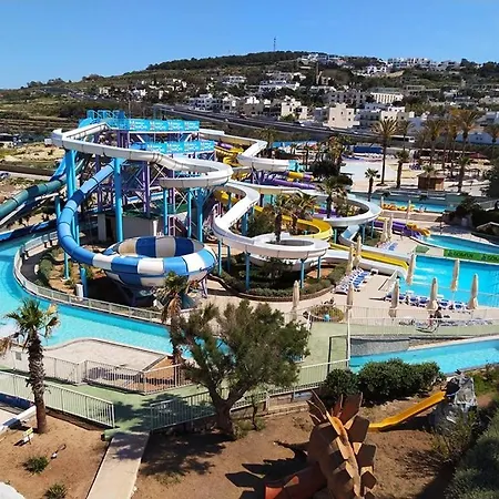 Apartamento St Georges Bay Oasis Steps From The San Julián