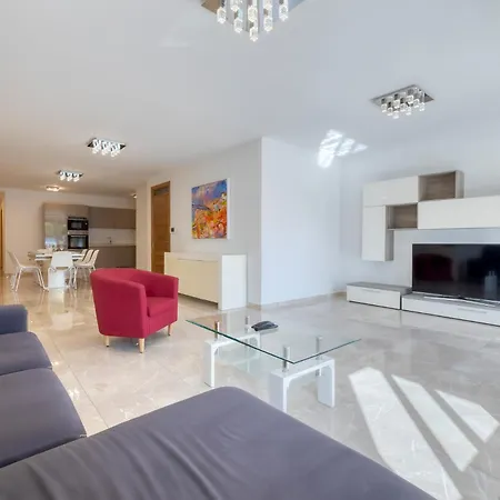 Apartamento St Georges Bay Oasis Steps From The