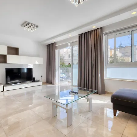 St Georges Bay Oasis Steps From The St. Julian's