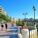 Appartement St Georges Bay Oasis Steps From The *