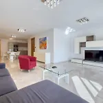 Appartement St Georges Bay Oasis Steps From The