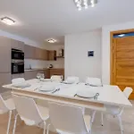 Appartement St Georges Bay Oasis Steps From The
